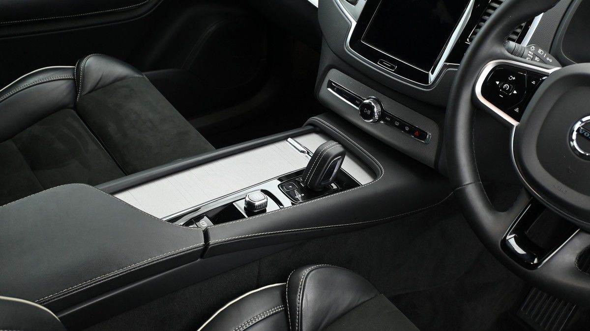 Volvo XC90 Image 2