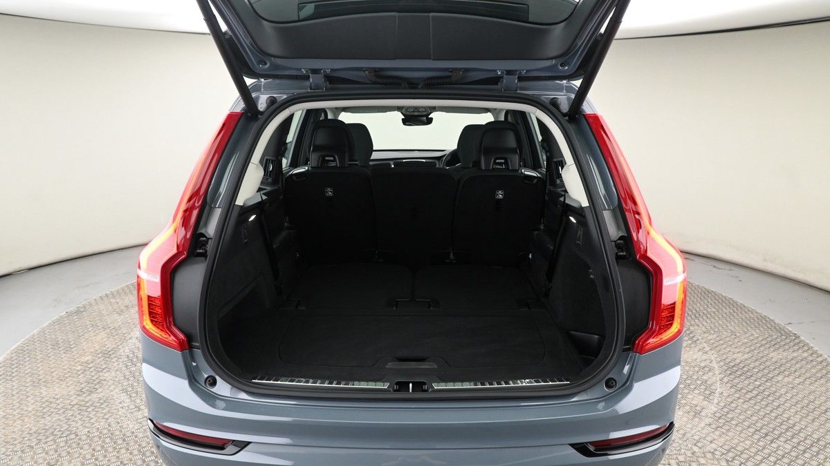 Volvo XC90 Image 10