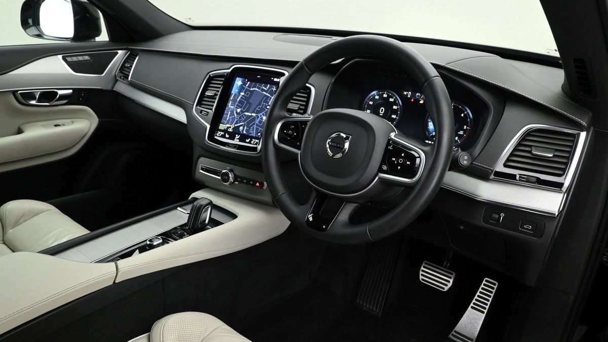Volvo XC90 Image 2