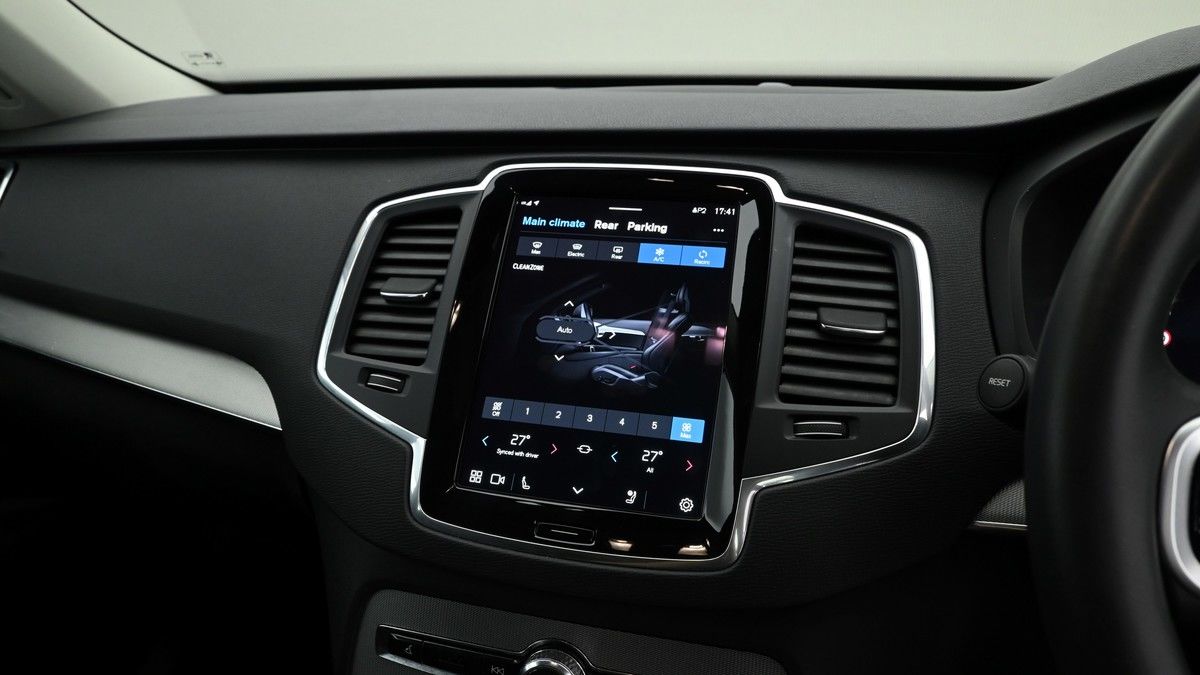 Volvo XC90 Image 12