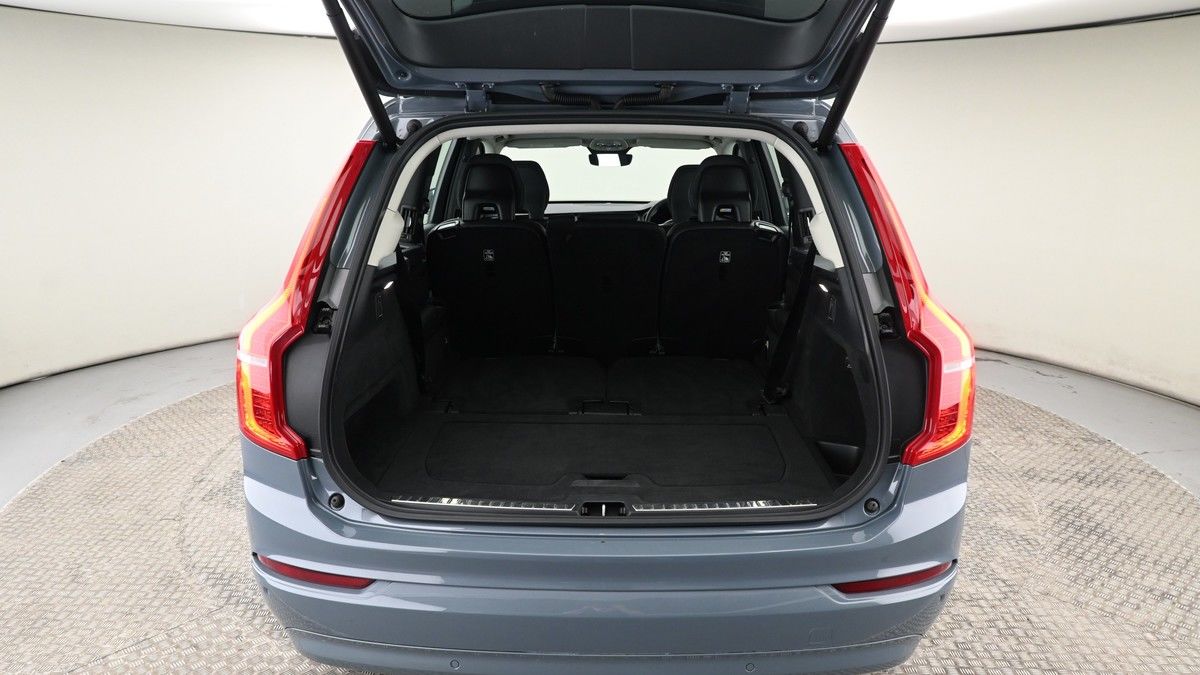 Volvo XC90 Image 10
