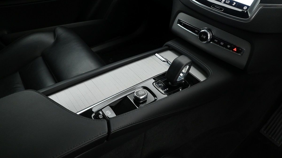 Volvo XC90 Image 2