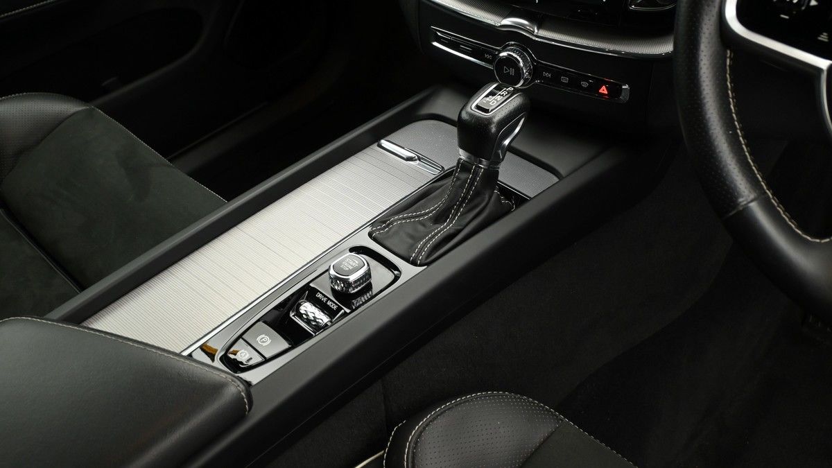 Volvo XC60 Image 2