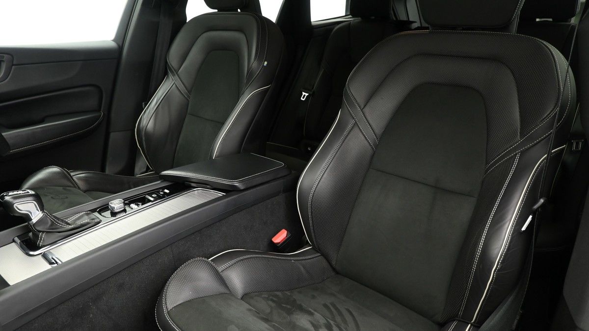 Volvo XC60 Image 4