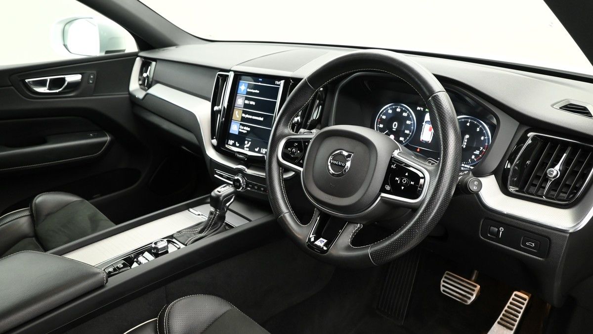 Volvo XC60 Image 3