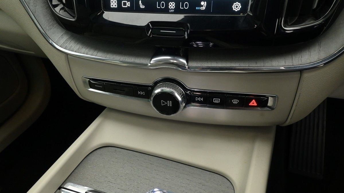 Volvo XC60 Image 12