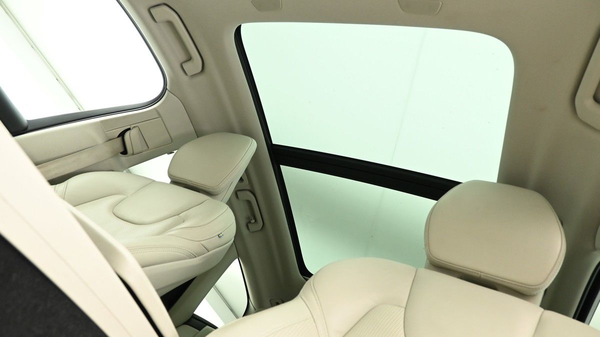 Volvo XC60 Image 2