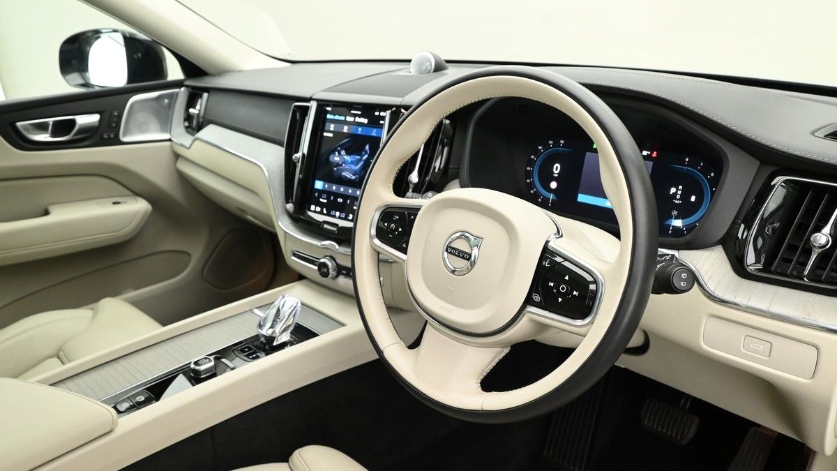 Volvo XC60 Image 3