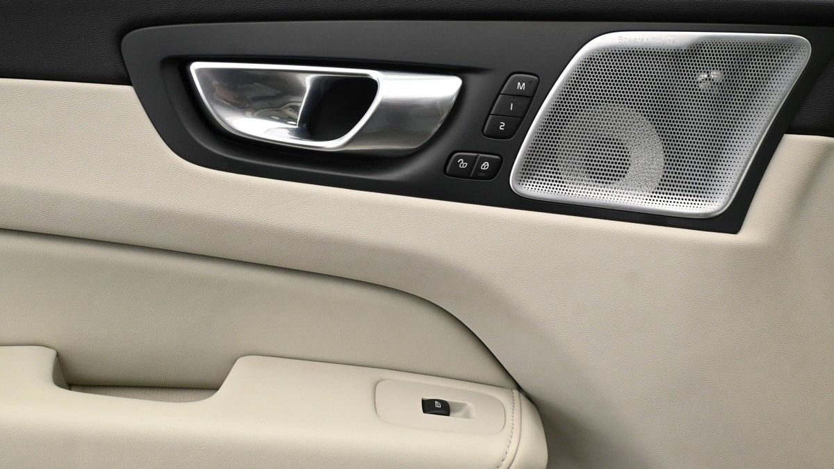 Volvo XC60 Image 13