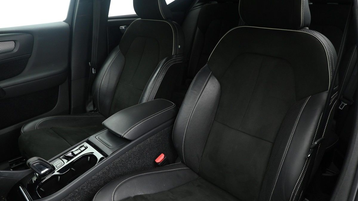 Volvo XC40 Image 3