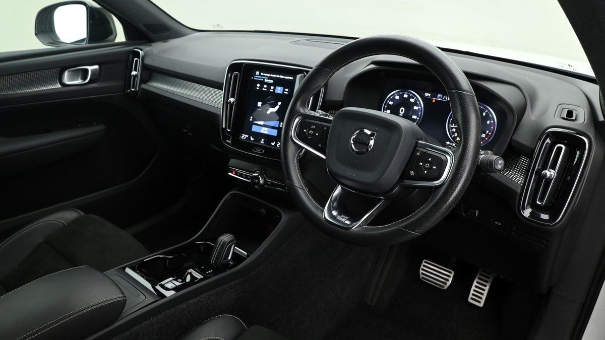 Volvo XC40 Image 2