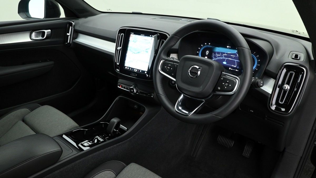 Volvo XC40 Image 2