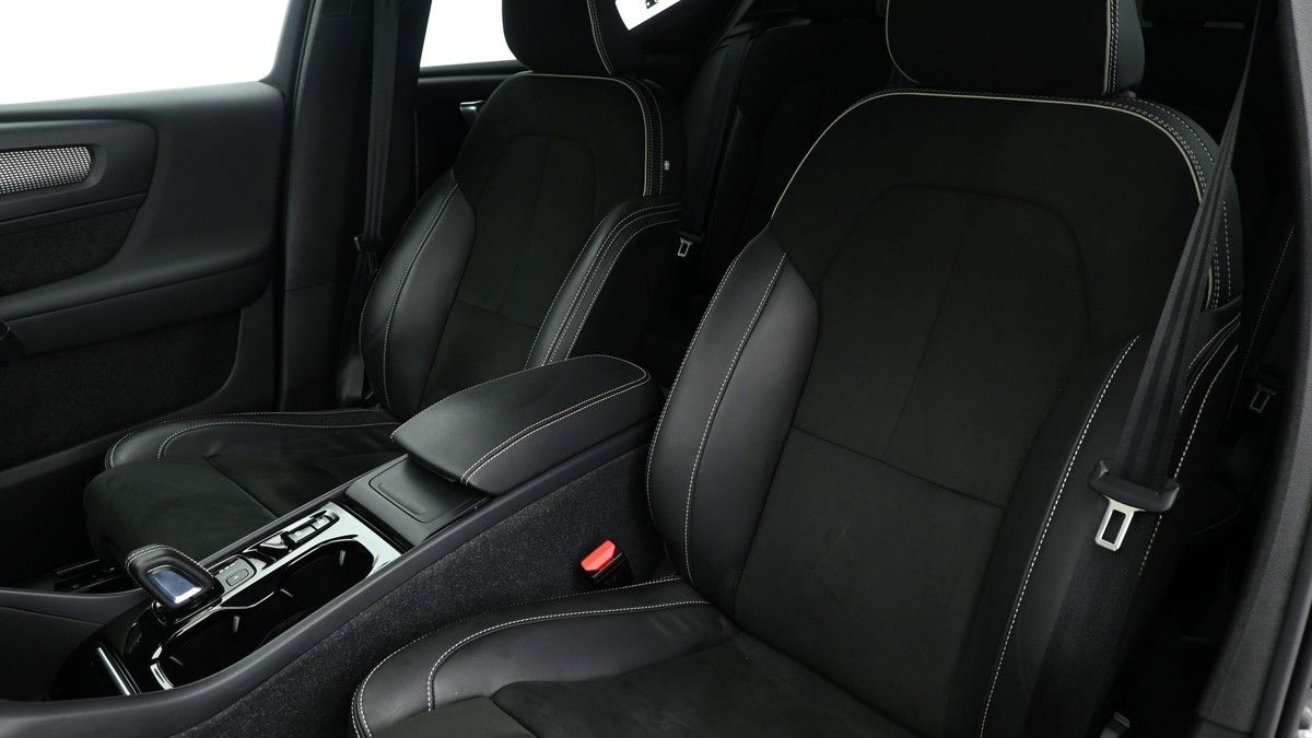Volvo XC40 Image 3