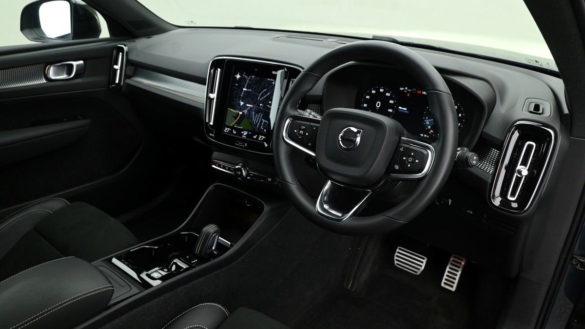 Volvo XC40 Image 2
