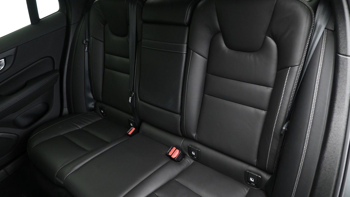 Volvo V60 Image 4