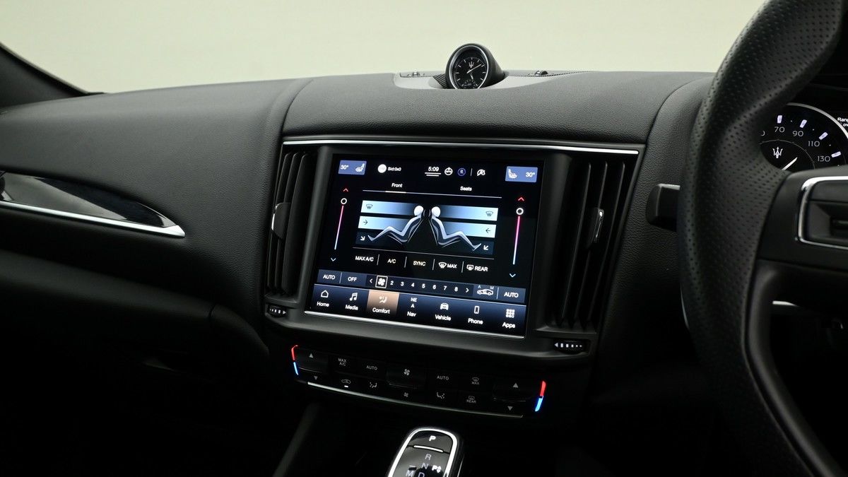 Maserati Levante Image 12