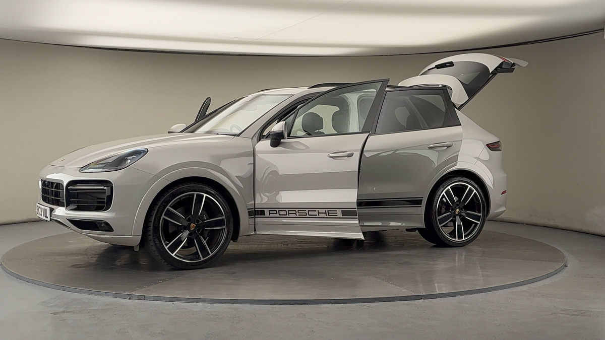 More views of Porsche Cayenne