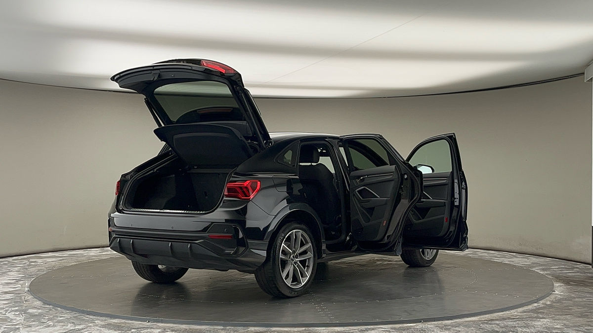 More views of Audi Q3