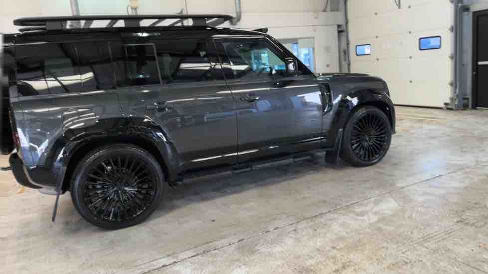 More views of Land Rover Defender 110