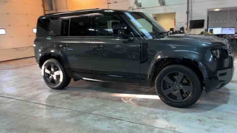More views of Land Rover Defender 110