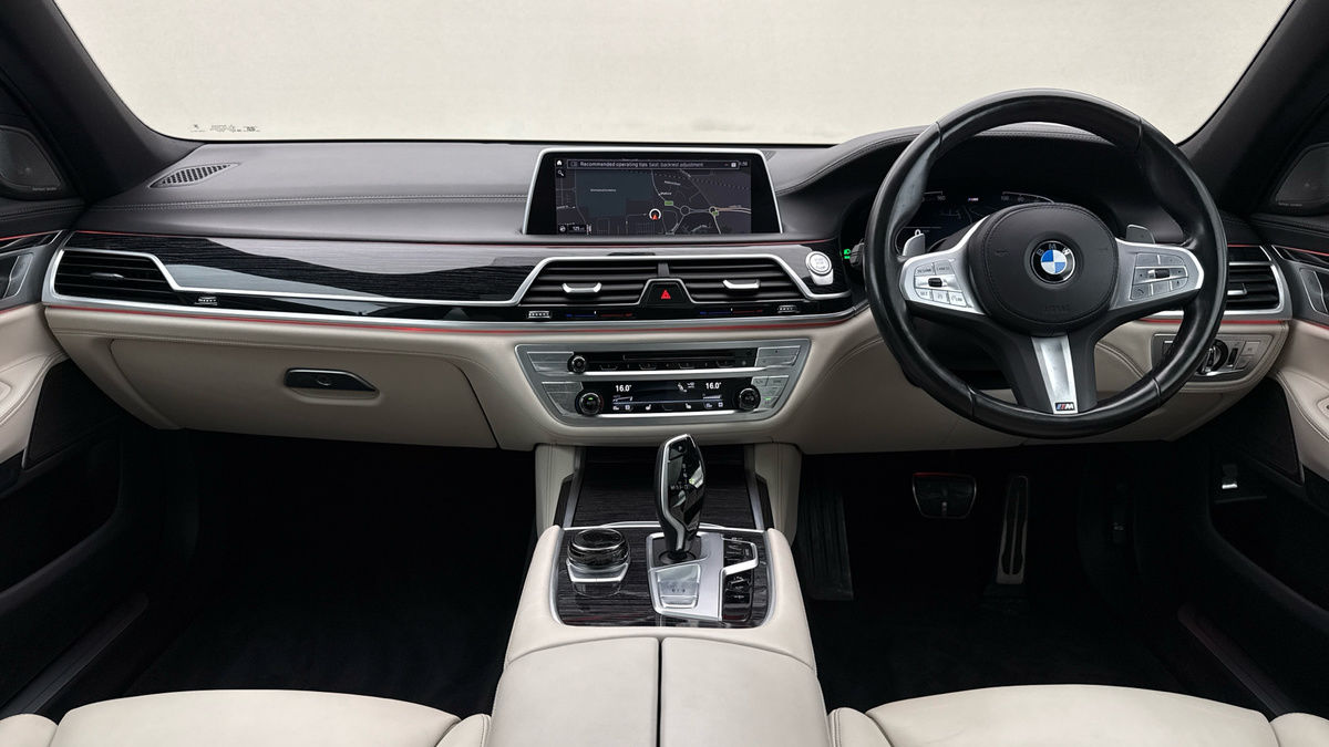 BMW 7 Series Image 5