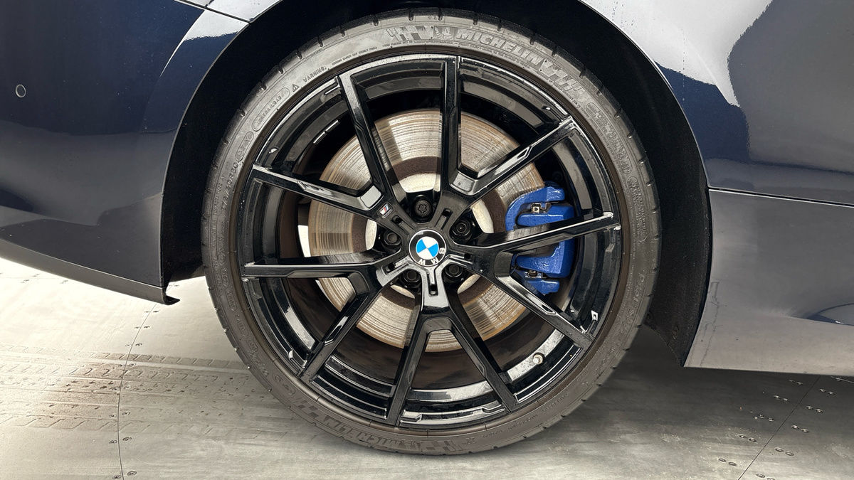 BMW 8 Series Image 10