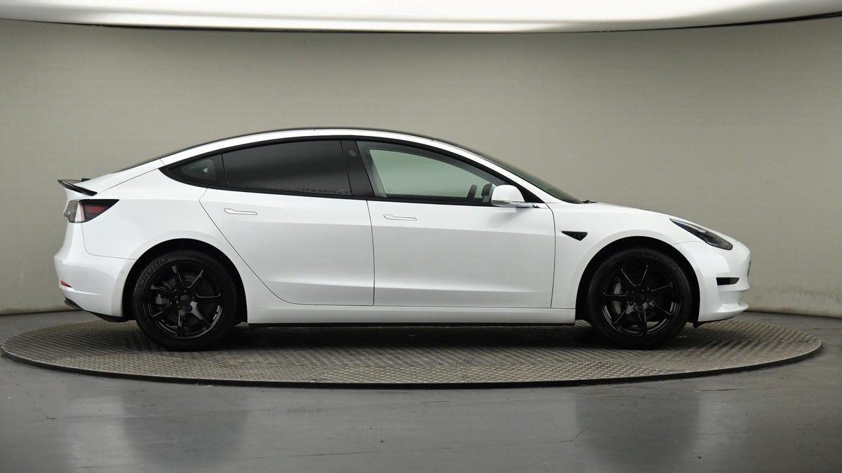 Tesla Model 3 Image 27