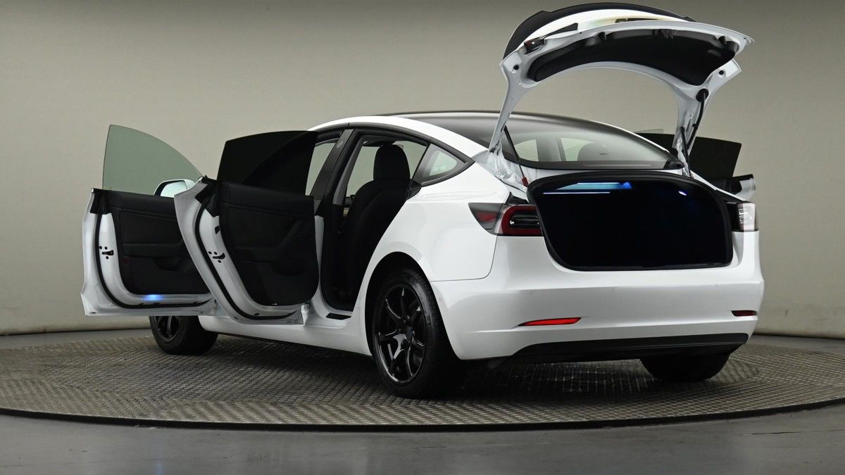 Tesla Model 3 Image 29