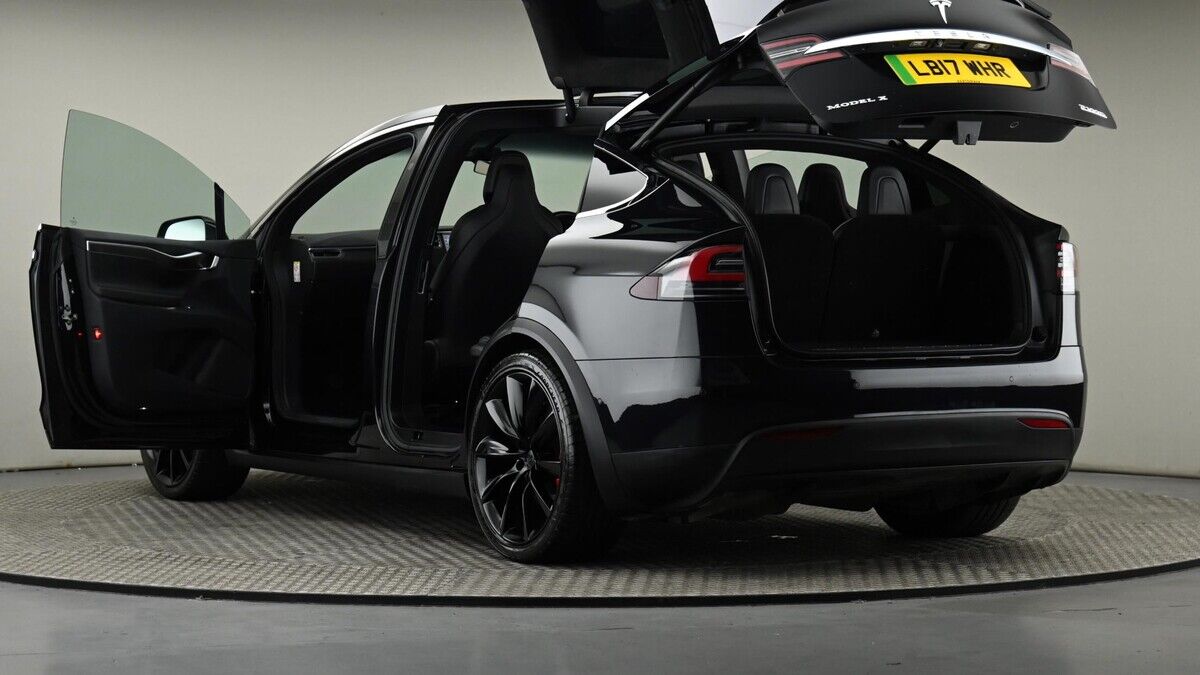 Tesla Model X Image 29