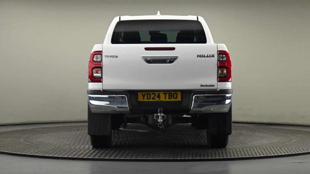 Toyota Hilux Image 24