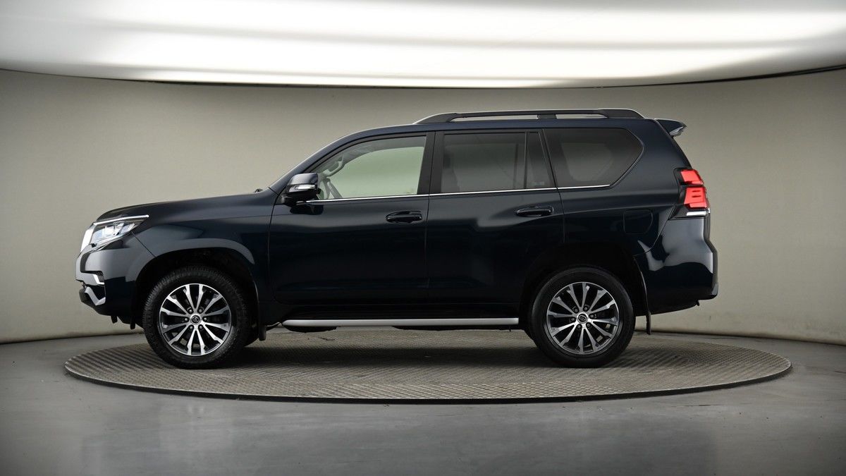 Toyota Land Cruiser Image 23
