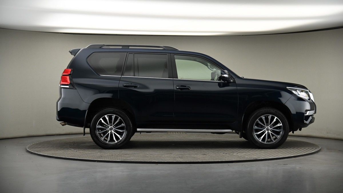 Toyota Land Cruiser Image 27