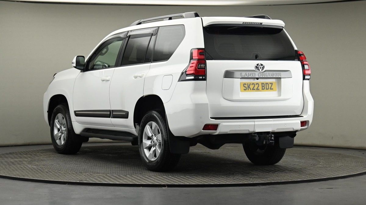 Toyota Land Cruiser Image 23