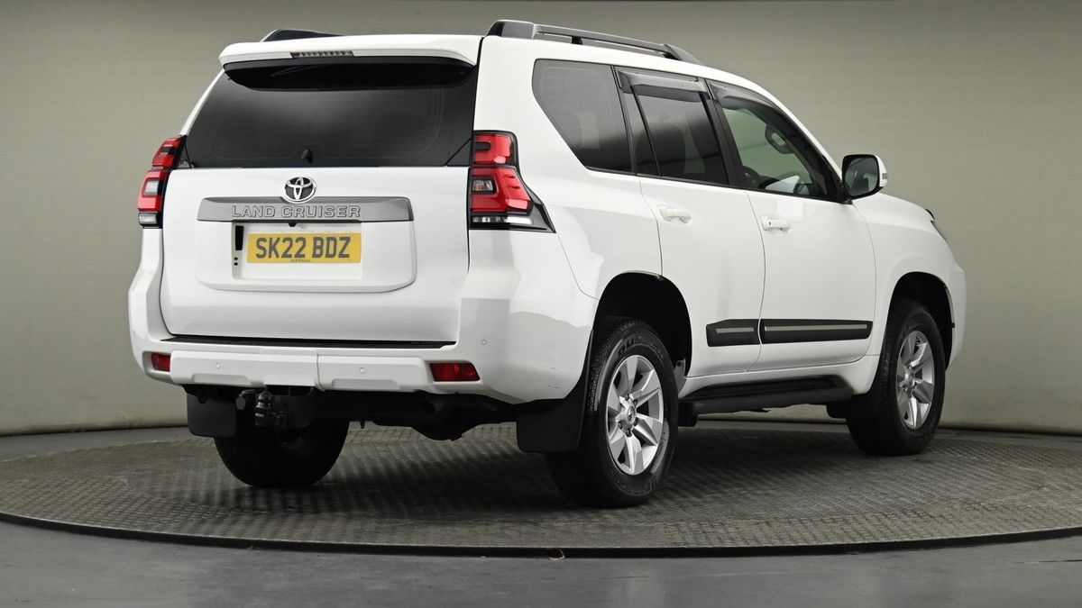 Toyota Land Cruiser Image 25