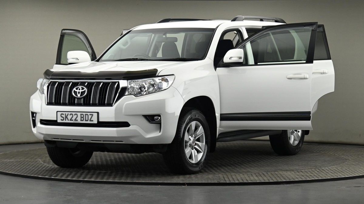 Toyota Land Cruiser Image 27