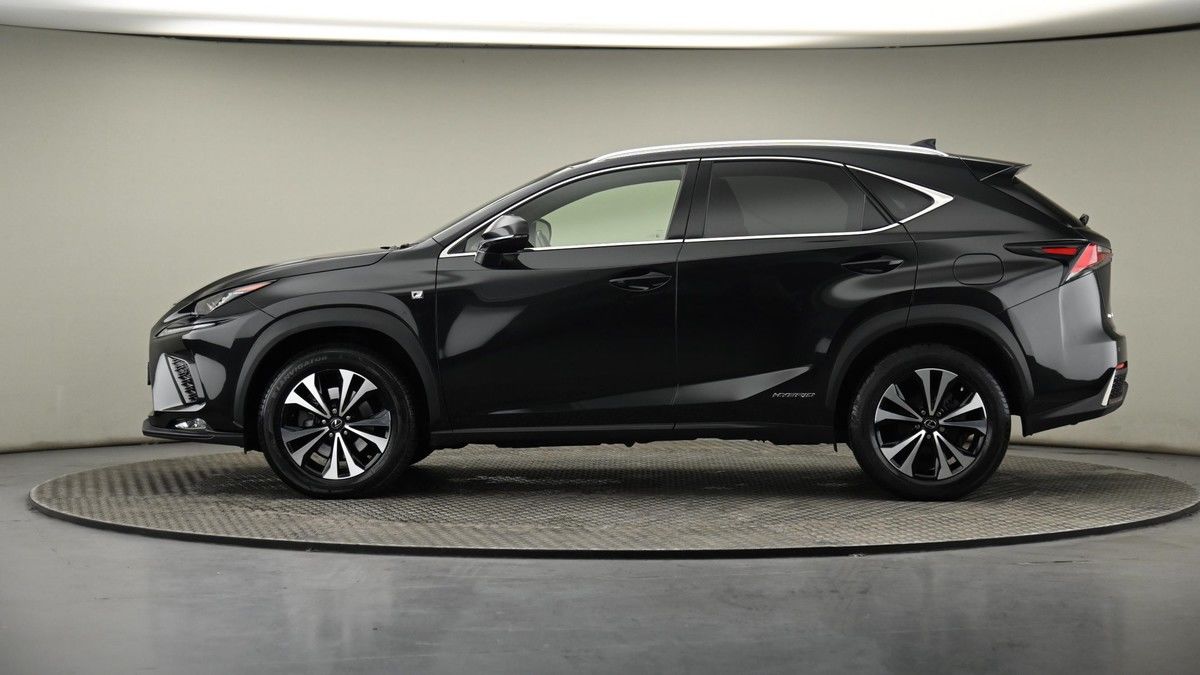 Lexus NX Image 22