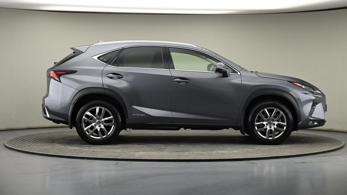 Lexus NX Image 27