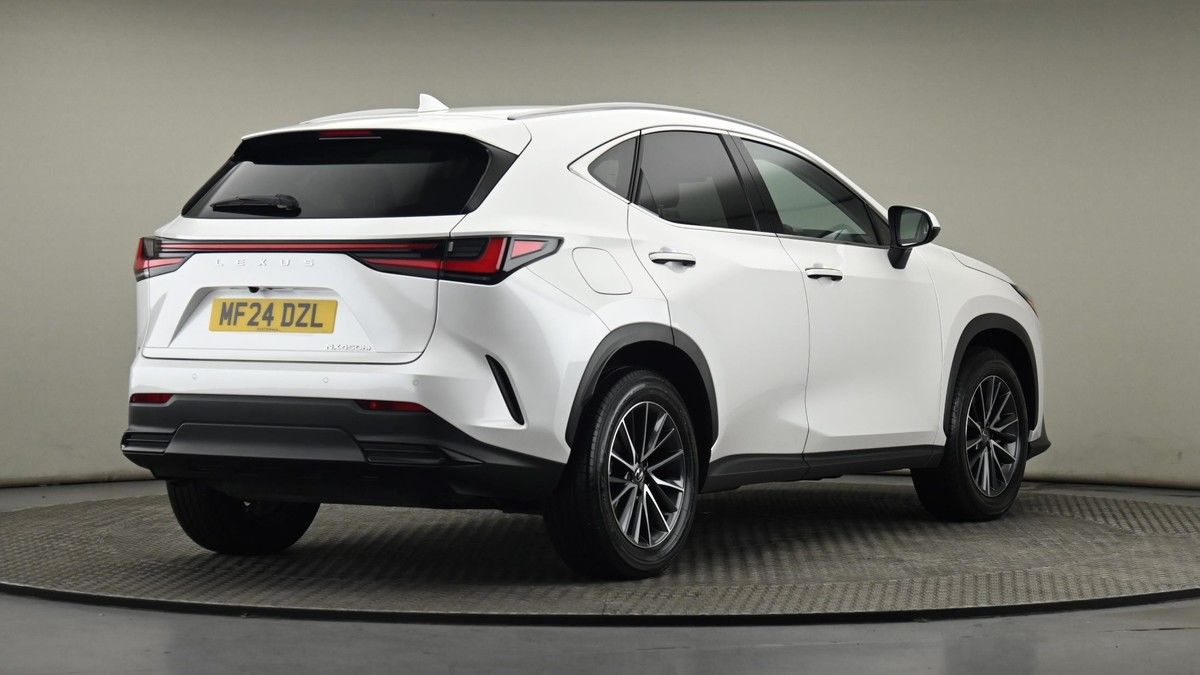 Lexus NX Image 26