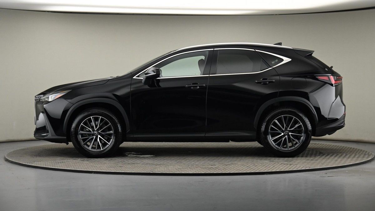 Lexus NX Image 22