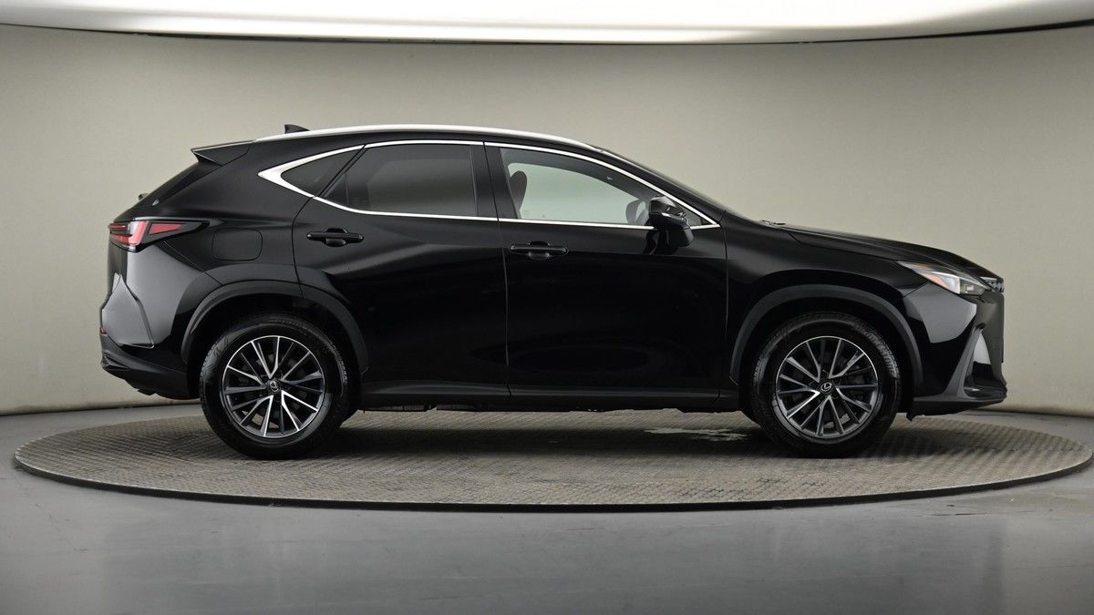 Lexus NX Image 26