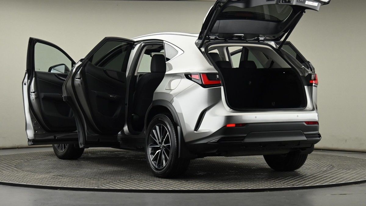 Lexus NX Image 29