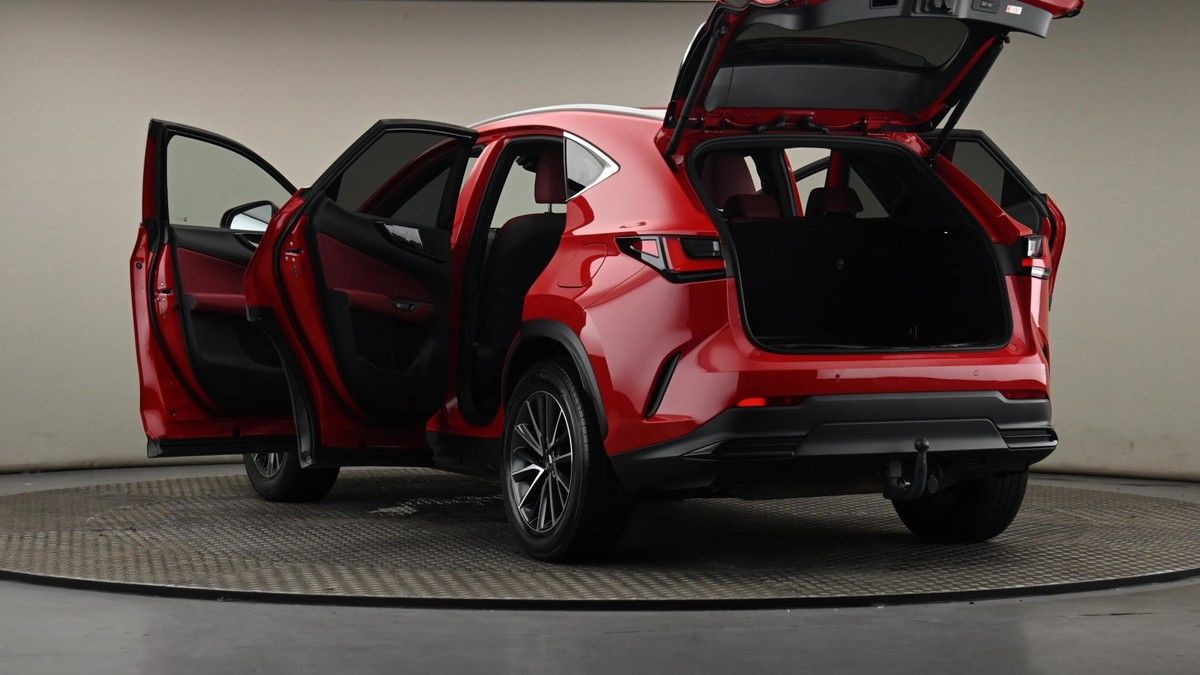 Lexus NX Image 29