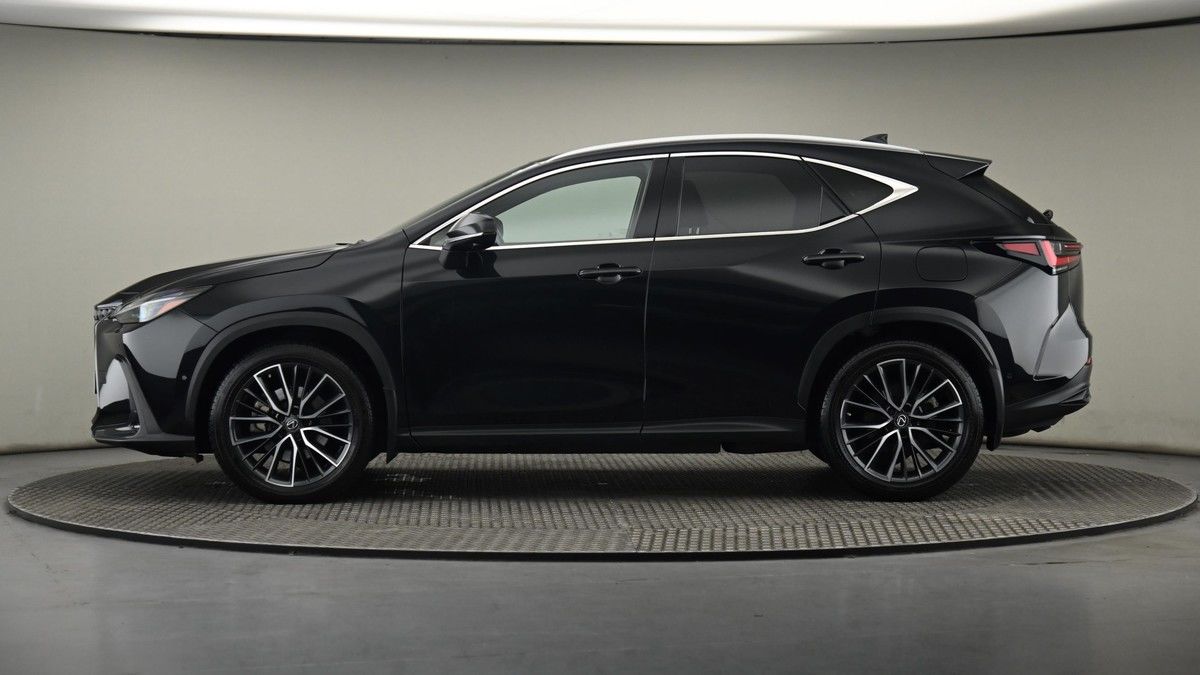 Lexus NX Image 23