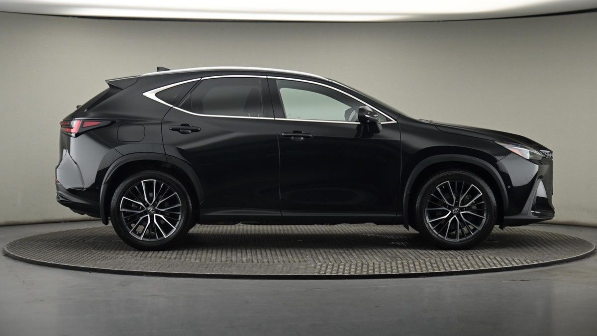 Lexus NX Image 27