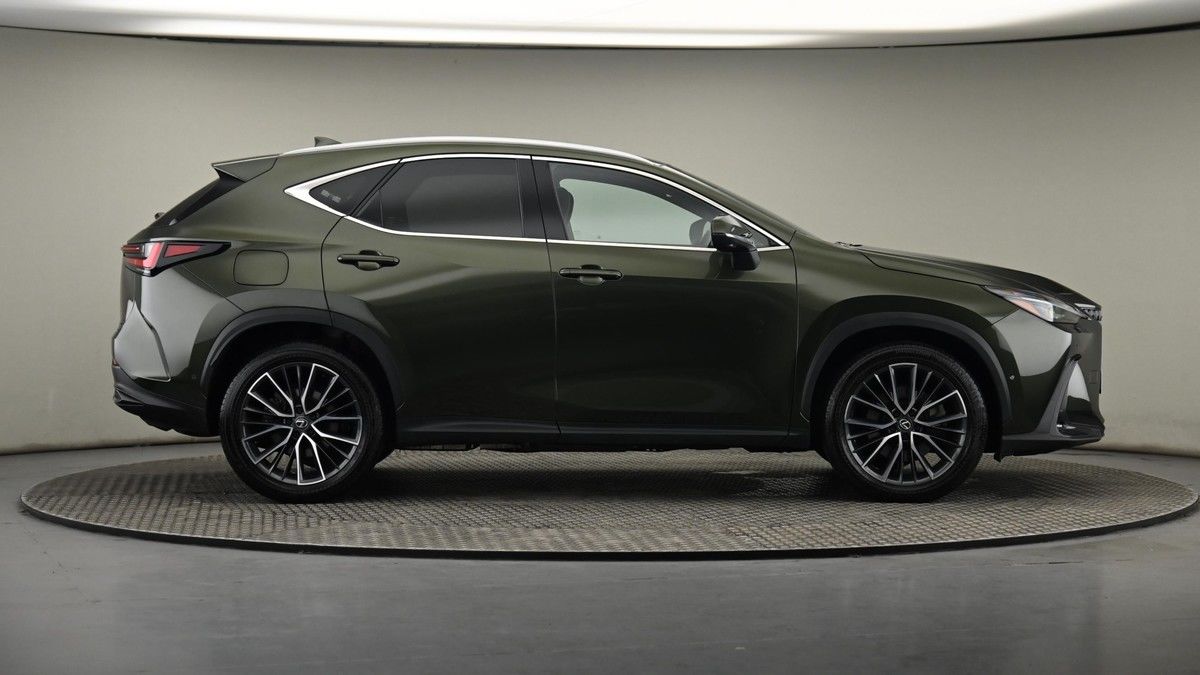 Lexus NX Image 27