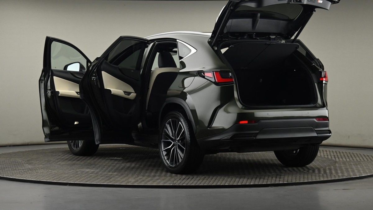 Lexus NX Image 29