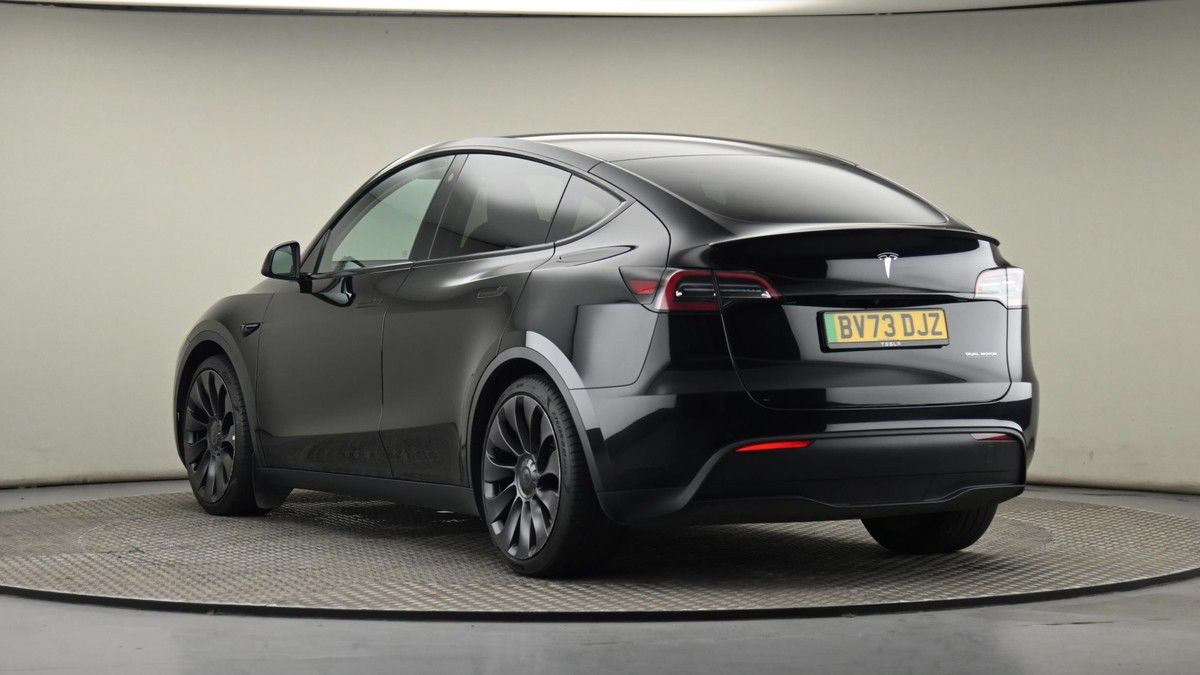 Tesla Model Y Image 24