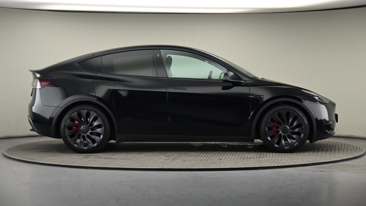 Tesla Model Y Image 27