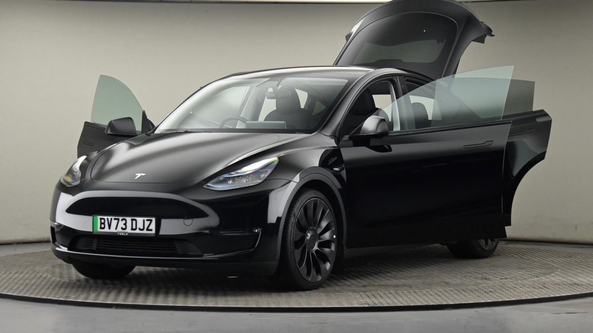 Tesla Model Y Image 28