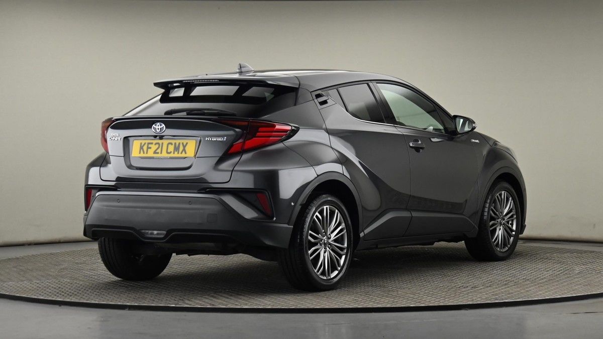Toyota C-HR Image 26